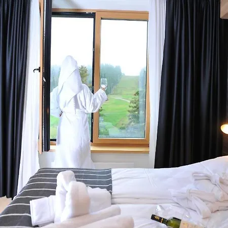 Family Woodside Aparthotel Kopaonik