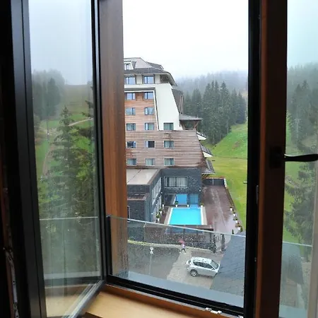 Family Woodside Aparthotel